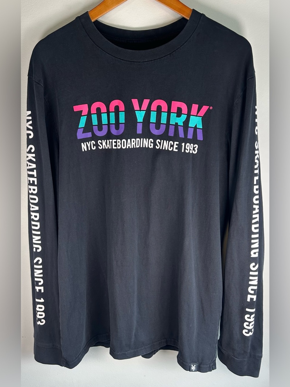 Zoo York Men’s Long Sleeve T-shirt Size XL Black NYC Skateboarding Big Logo
